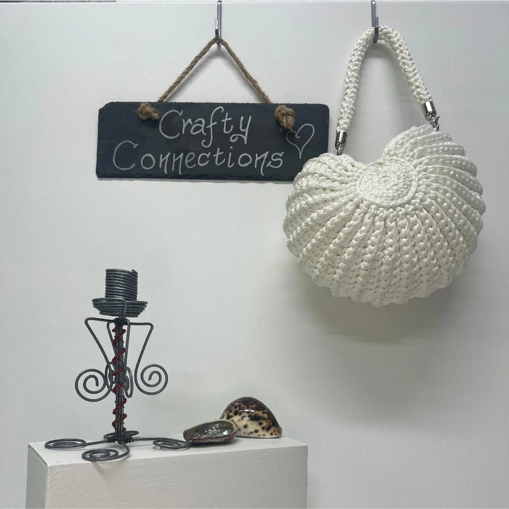 Seashell Crochet Bag:  Round shape