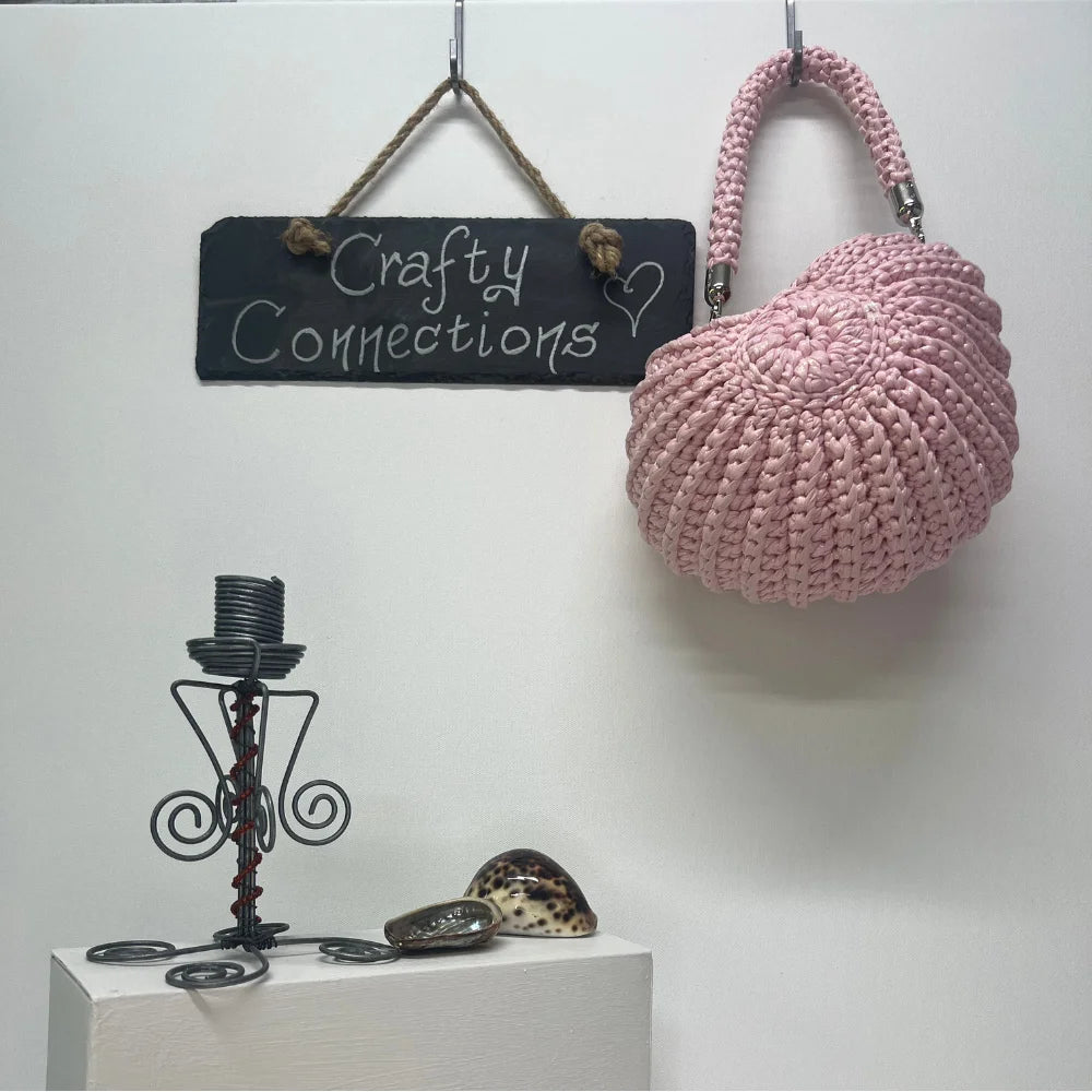 Seashell Crochet Bag:  Round shape