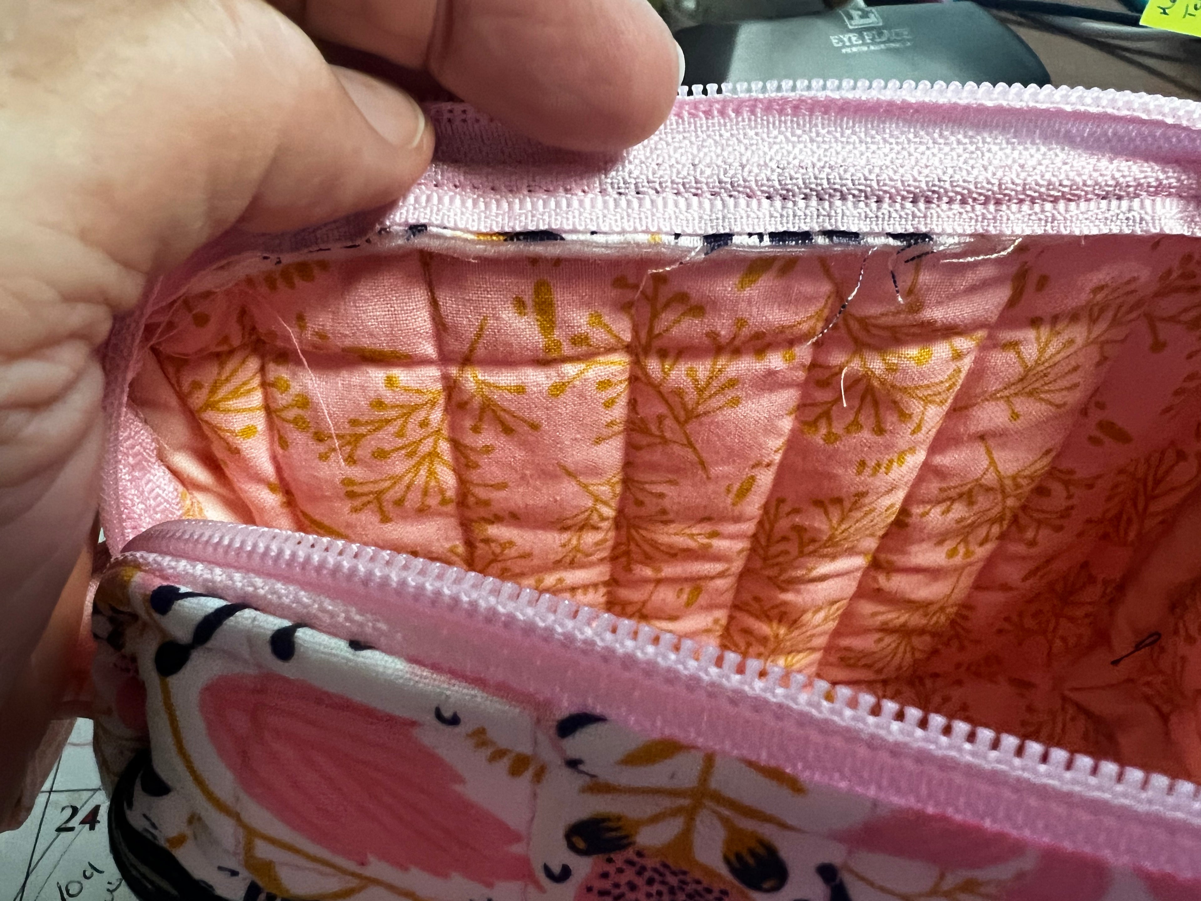 Boxed zipper pouch