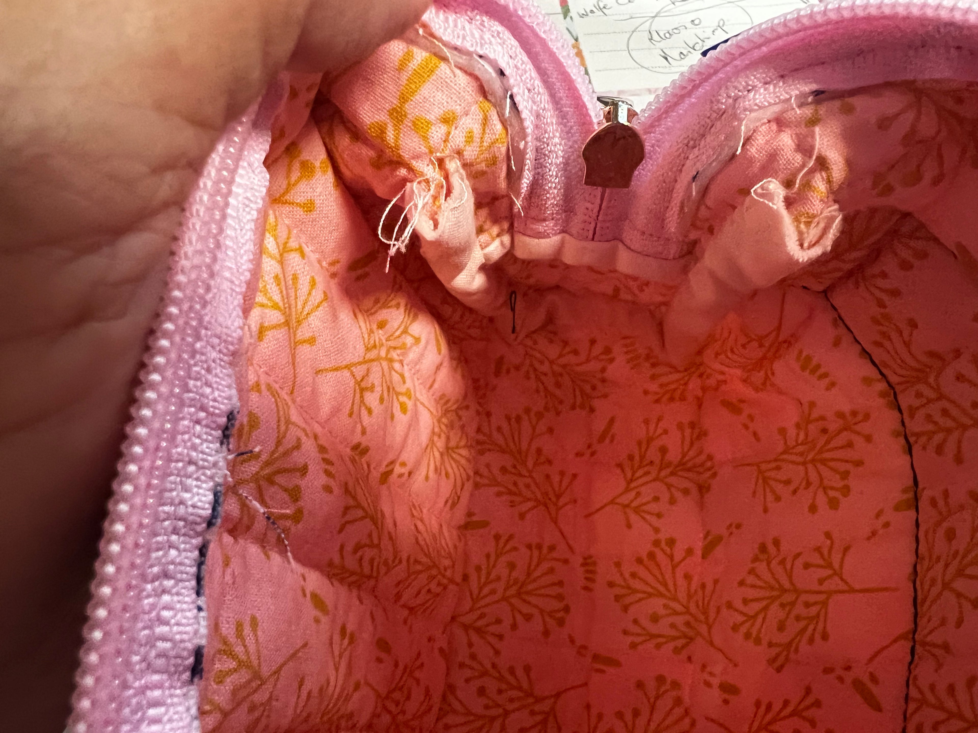 Boxed zipper pouch
