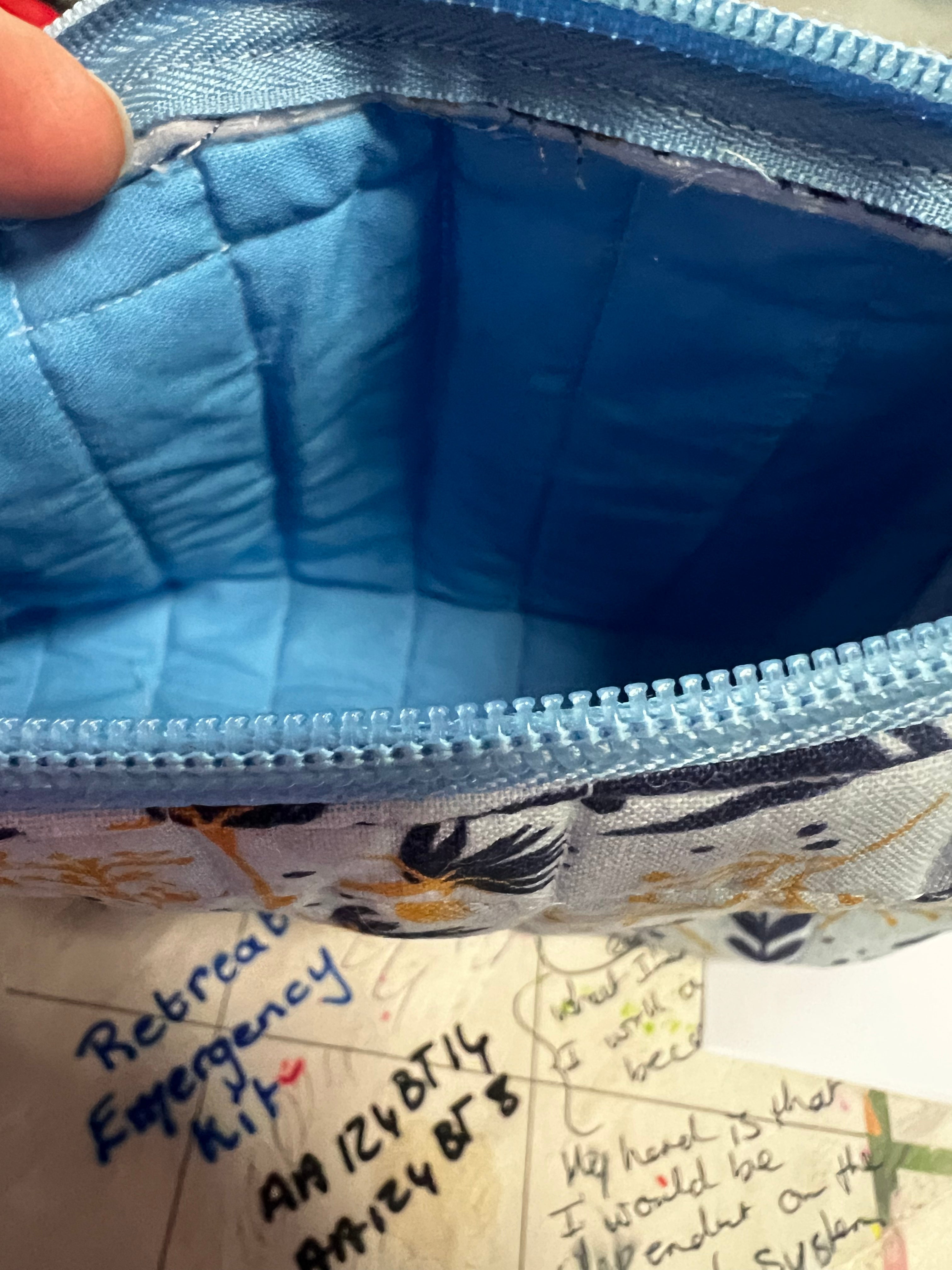 Boxed zipper pouch